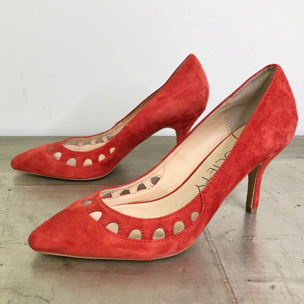 Sole Society Magnolia Suede Mid Heel Pump